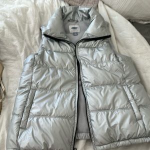 Silver puffer vest size large